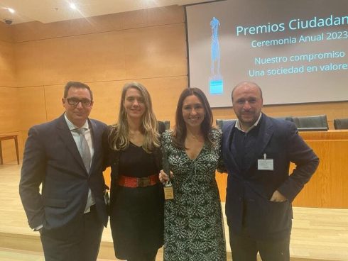 premio angela y elsa